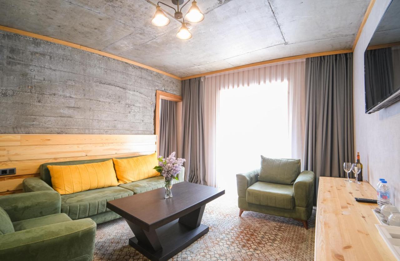 Hotel Posta メスティア エクステリア 写真