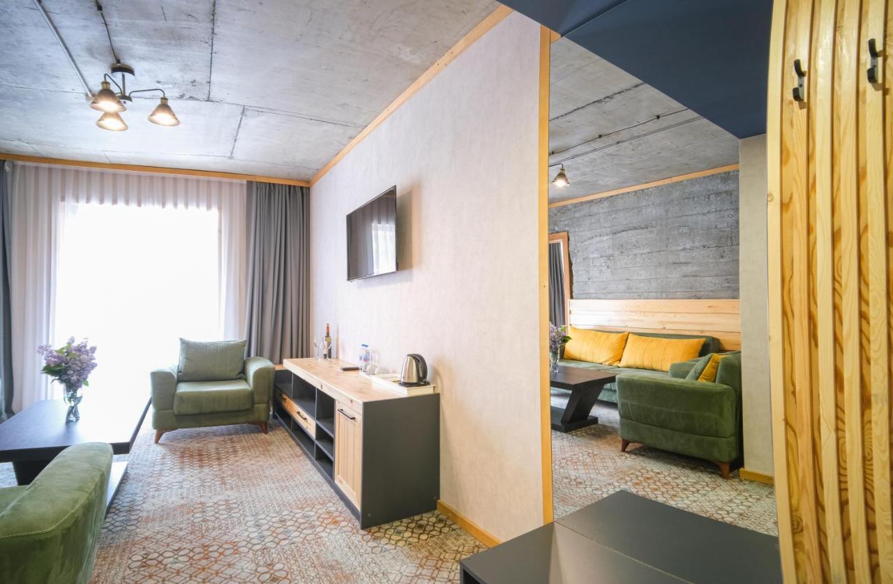 Hotel Posta メスティア エクステリア 写真