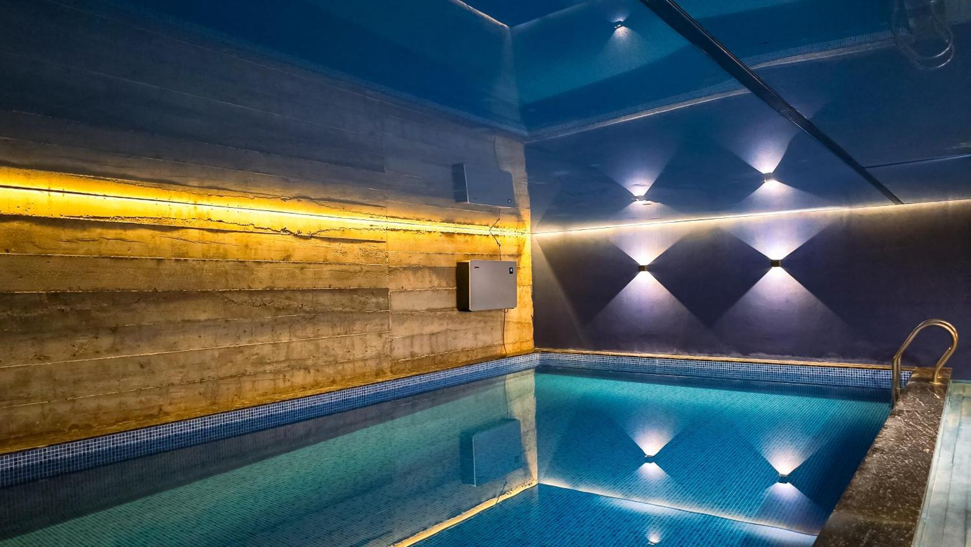 Hotel Posta メスティア エクステリア 写真